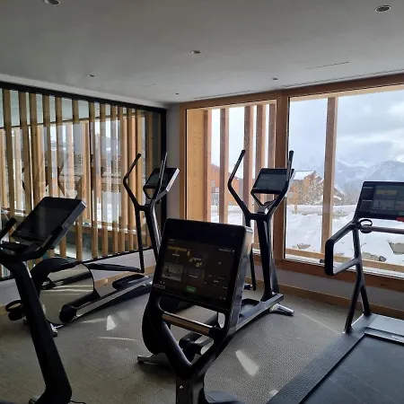 70 M2 - 3 - 6 People - Ski-in Ski-out Apartment *