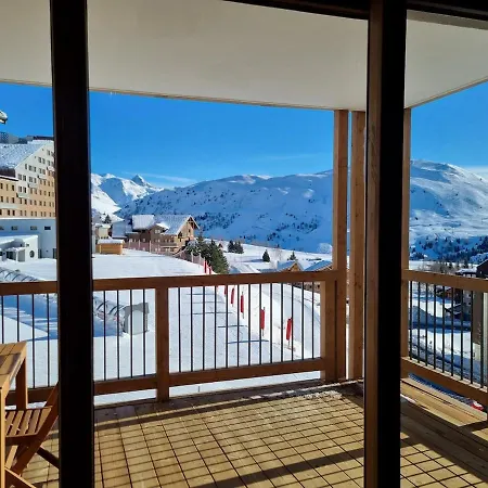 70 M2 - 3 - 6 People - Ski-in Ski-out Alpe d'Huez