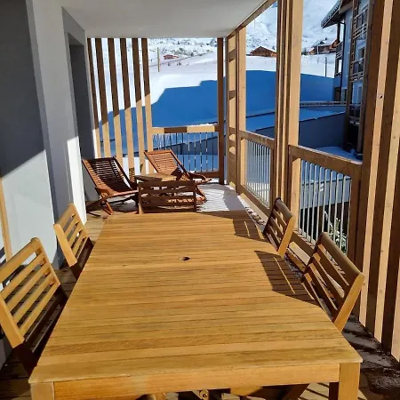 70 M2 - 3 - 6 People - Ski-in Ski-out Apartment Alpe d'Huez
