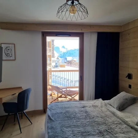 70 M2 - 3 - 6 People - Ski-in Ski-out