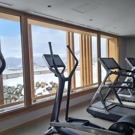 70 M2 - 3 - 6 People - Ski-in Ski-out Apartment